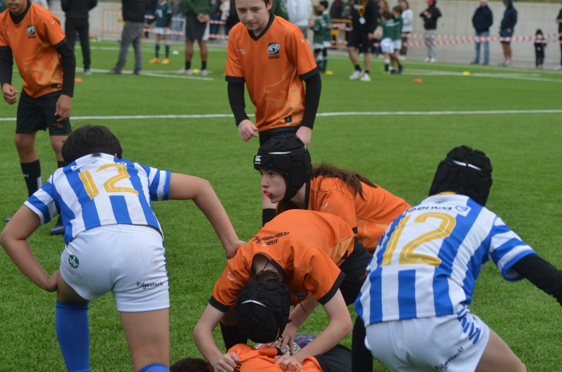 Treino de tag rugby na formação